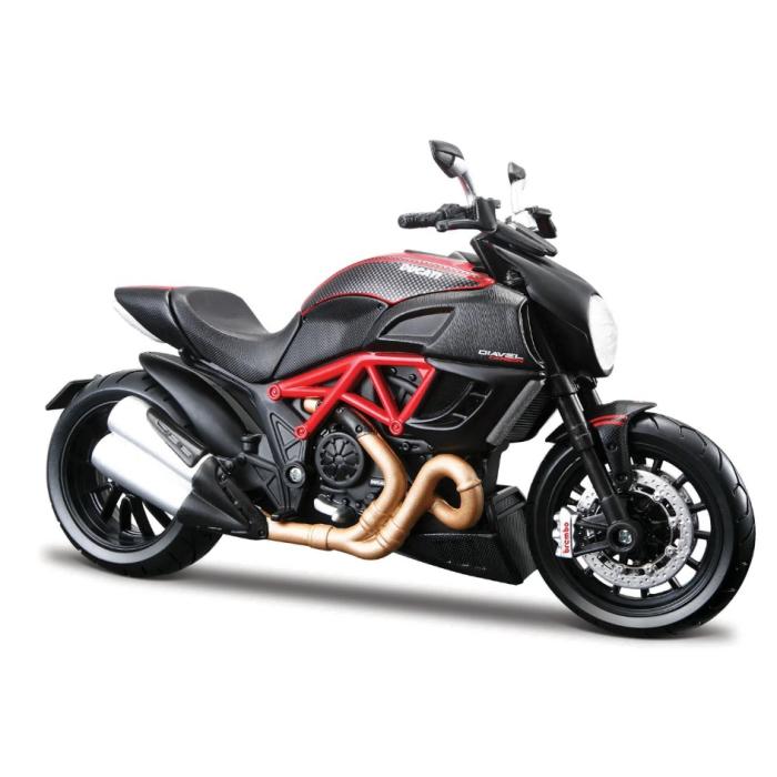 model Ducati Diavel Carbon 1:12