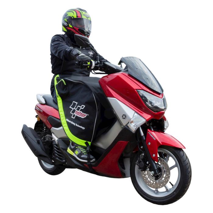 ochranná deka pro řidiče skútru před deštěm, větrem i chladem MotoGP