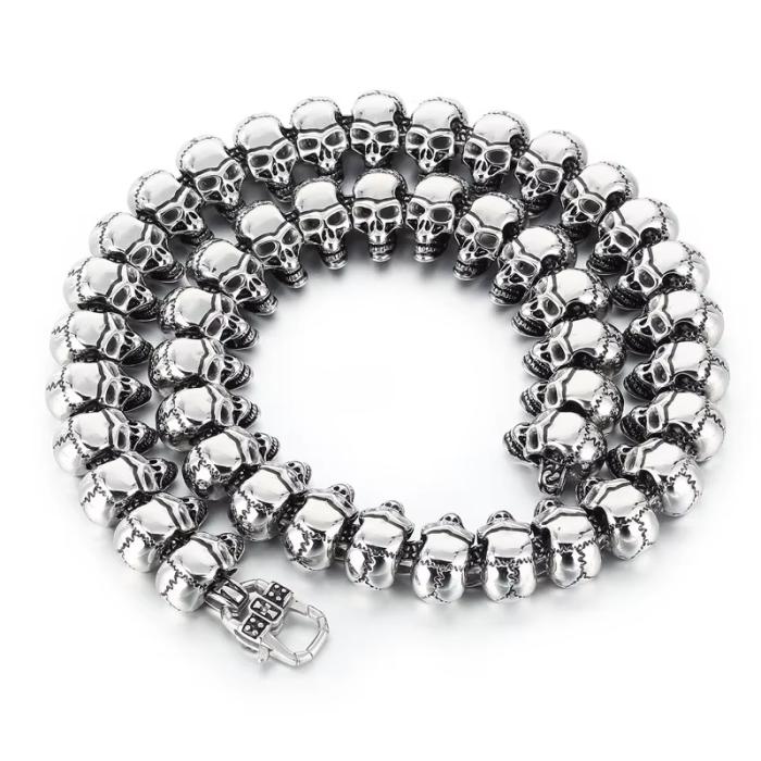 Motorkářský řetěz s lebkami