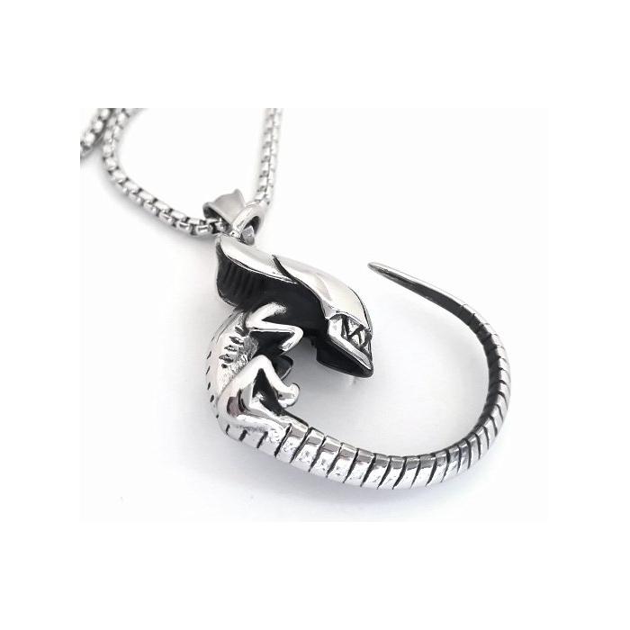 motorkářský přívěšek Alien ,řetízek 55cm